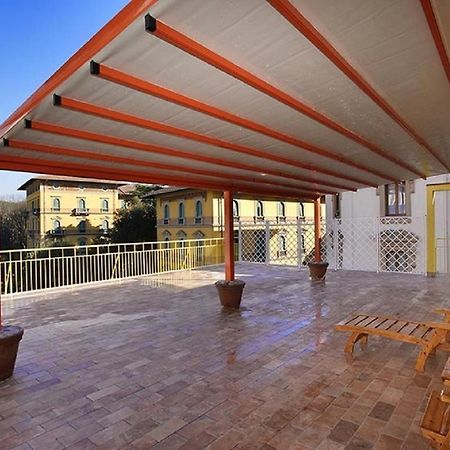 דירות Attico Incerpi, Terrazza Sui Tetti Di מונטה קטיני טרמה מראה חיצוני תמונה