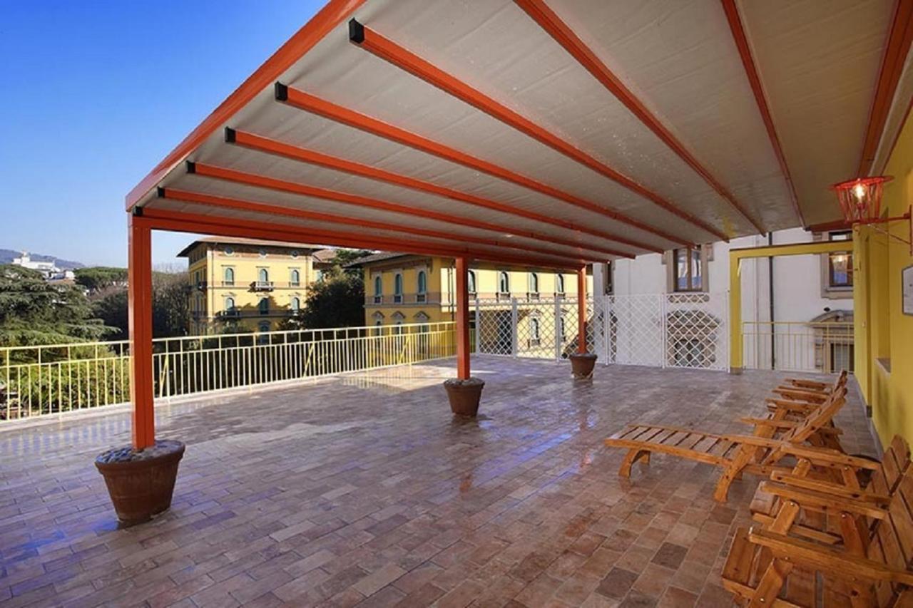 דירות Attico Incerpi, Terrazza Sui Tetti Di מונטה קטיני טרמה מראה חיצוני תמונה
